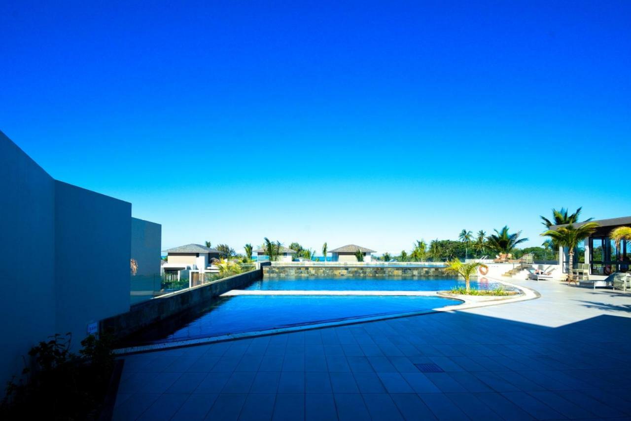 Azuri Resort -Sea View & Golf Luxury Apartment Roches Noires Exterior photo