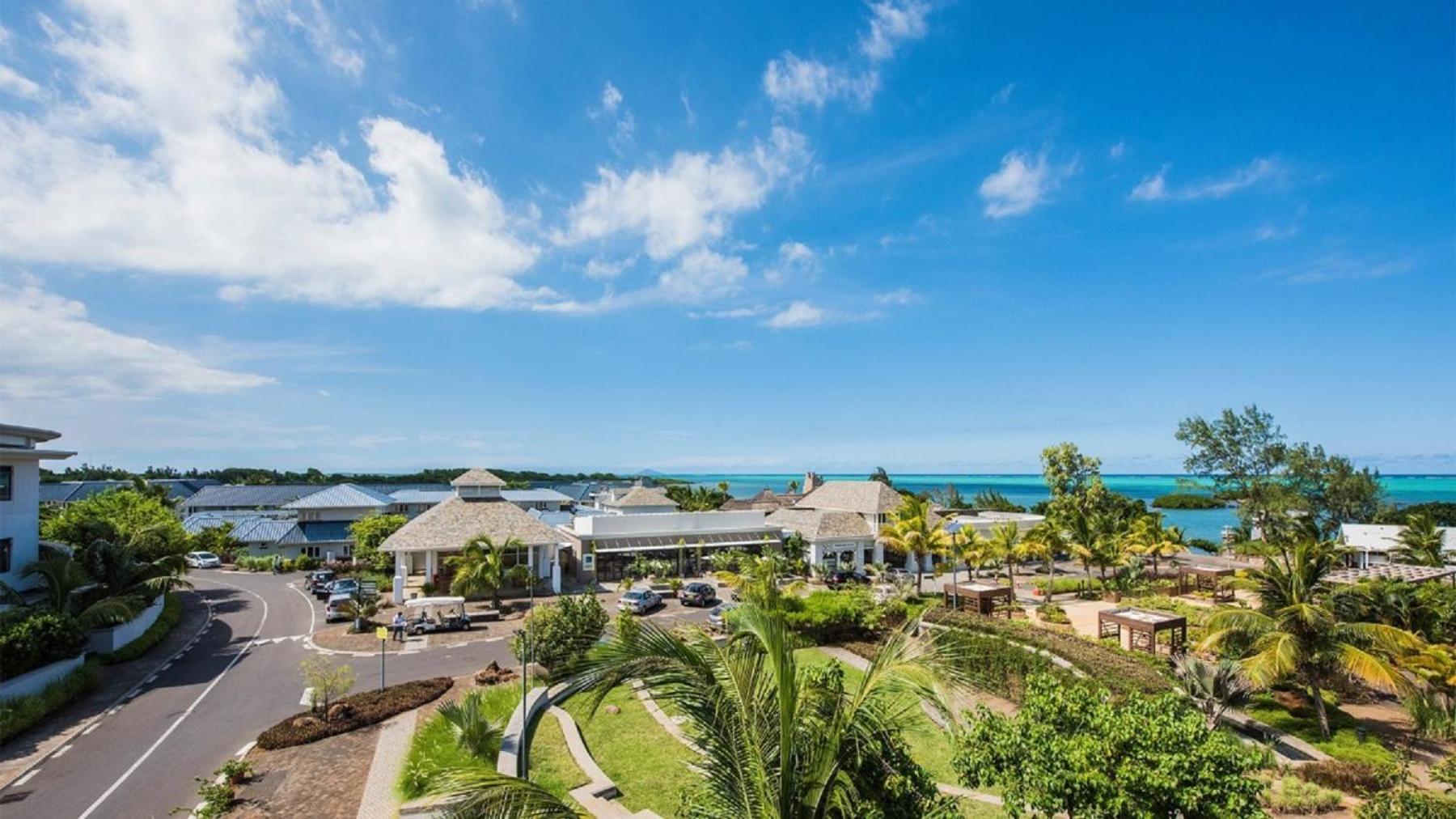 Azuri Resort -Sea View & Golf Luxury Apartment Roches Noires Exterior photo